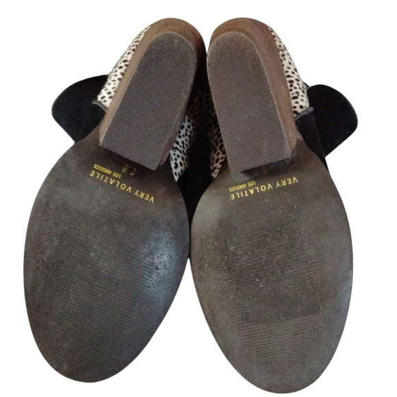 Very Volatile Calf Hair and Suede Wedge Booties Animal Print Ankle Boots Sz 8.5 - Picture 6 of 9